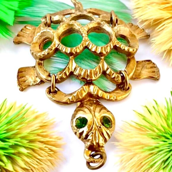 Turtle Vintage Gold Tone Wiggle Hinged Moves Green Rhinestone Eyes - Picture 4 of 9